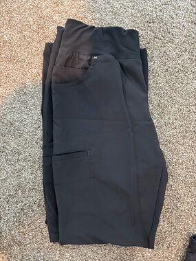 Cherokee Women’s pewter with Utility Pockets